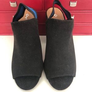 Worn once black pumps